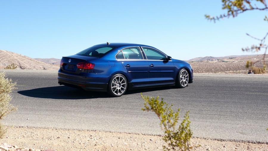  Volkswagen Jetta Helios Tribute 2014 года  (фото 14 из 20)